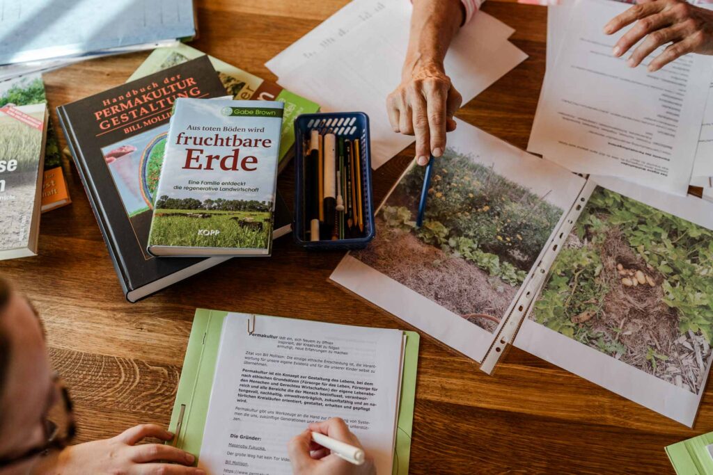 Bücher und Unterlagen zum Thema Permakultur erleben
